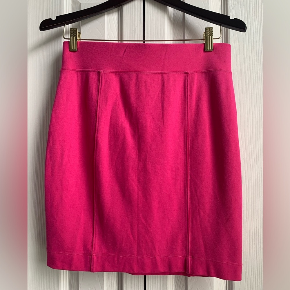 SZ 8 Joseph Ribkoff Fuschia Fully Lined Pull On Skirt